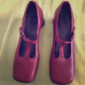 Kenneth Cole Reaction t-trap Mary Janes